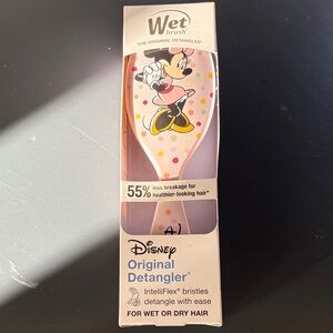 New In Box Disney Minnie Mouse Pink Wet Brush
